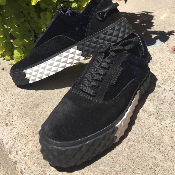 Kendall & Kylie Sneakers Unisex - Picture 3 of 7